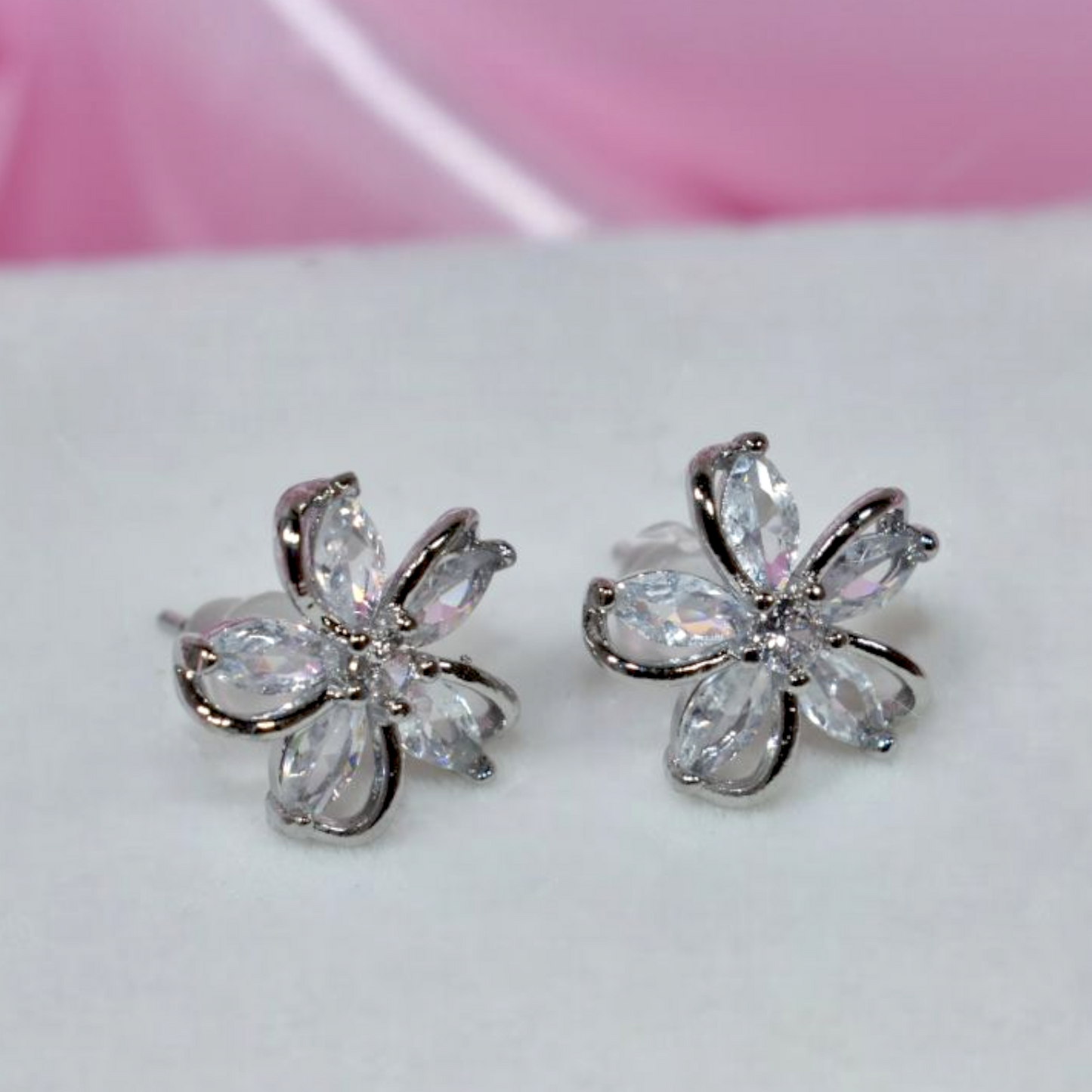 Aretes Florecita Brillante 🌸