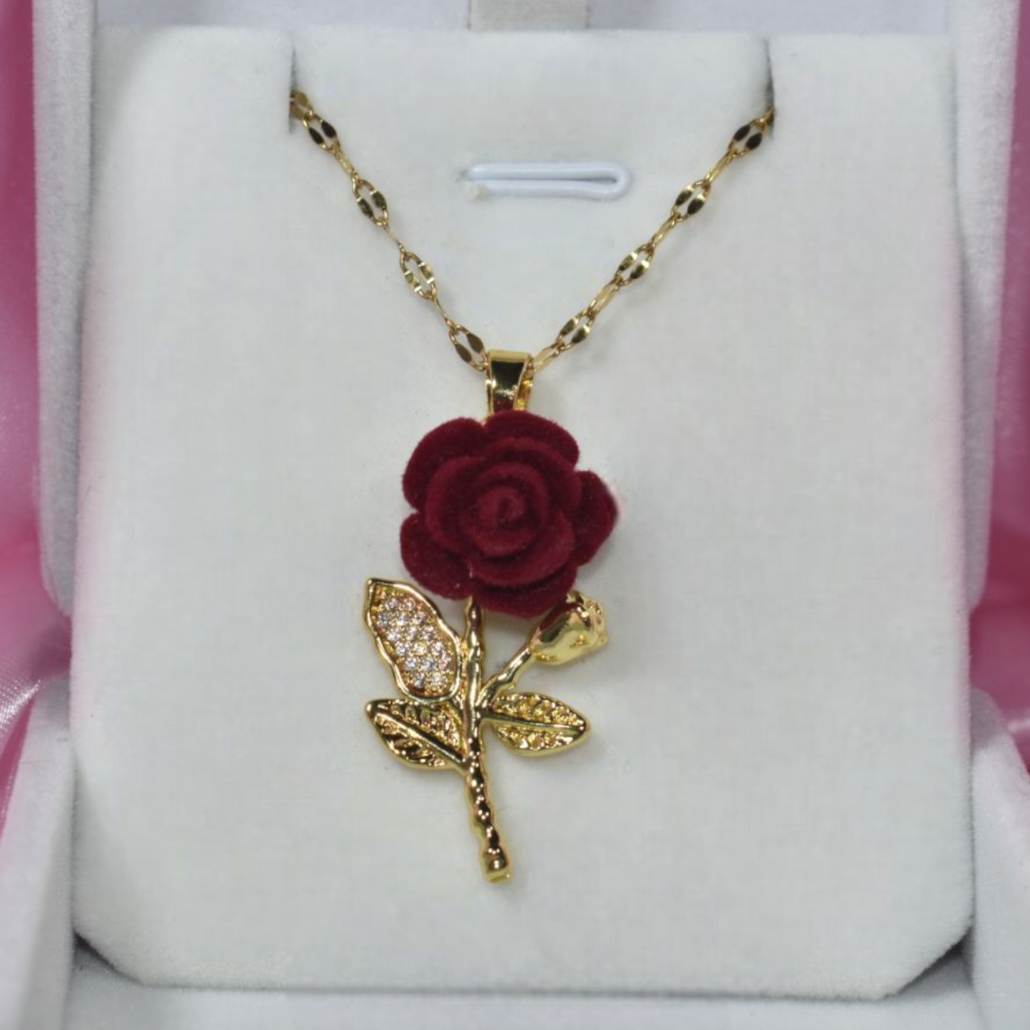 Collar Rosa Roja – Amor que se lleva cerca🌹
