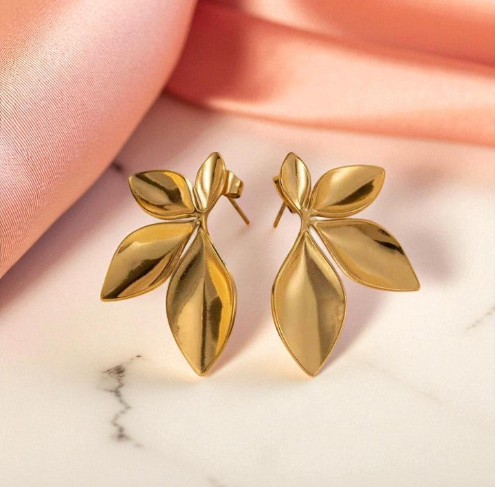 Aretes Flor Abierta Dorados 🌼
