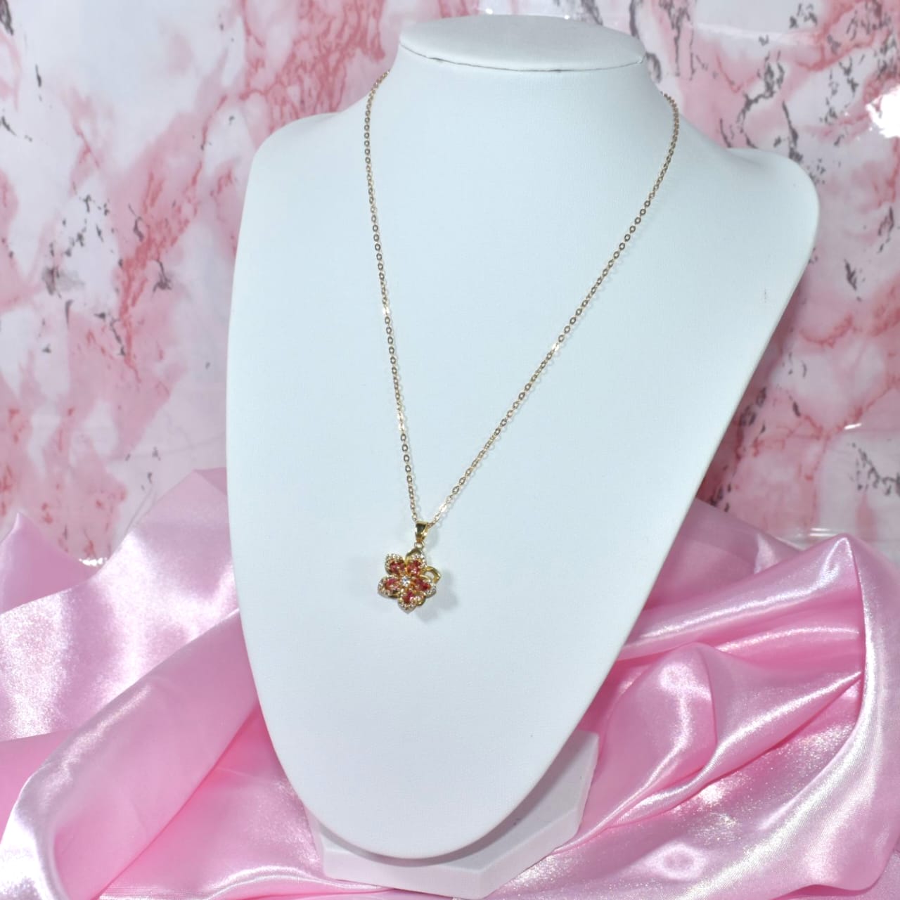 Collar Flor Giratoria Mulán – Belleza que florece contigo🌸