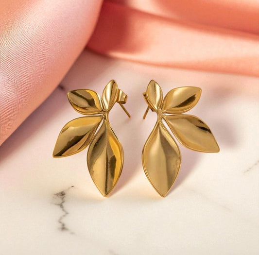 Aretes Flor Abierta Dorados 🌼
