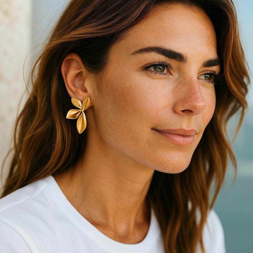 Aretes Flor Abierta Dorados 🌼